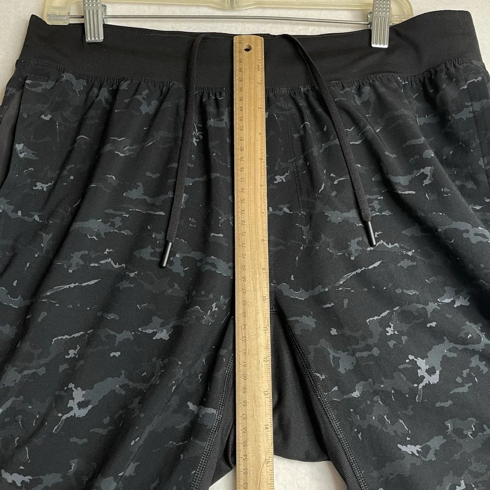 Mens Lululemon T.H.E. Short Linerless 11